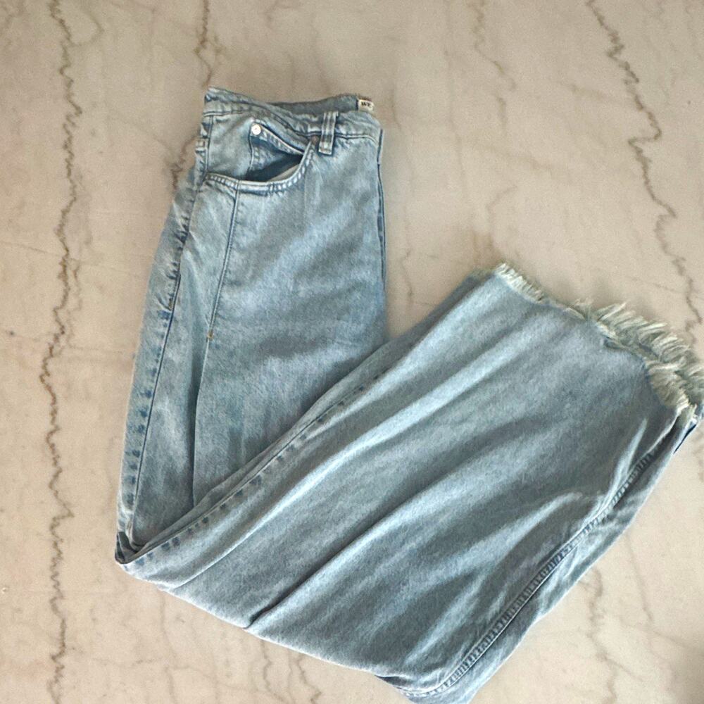 We The Free Women’s Wide-Leg Jeans Blue Light Wash High Rise Frayed Hem 0130